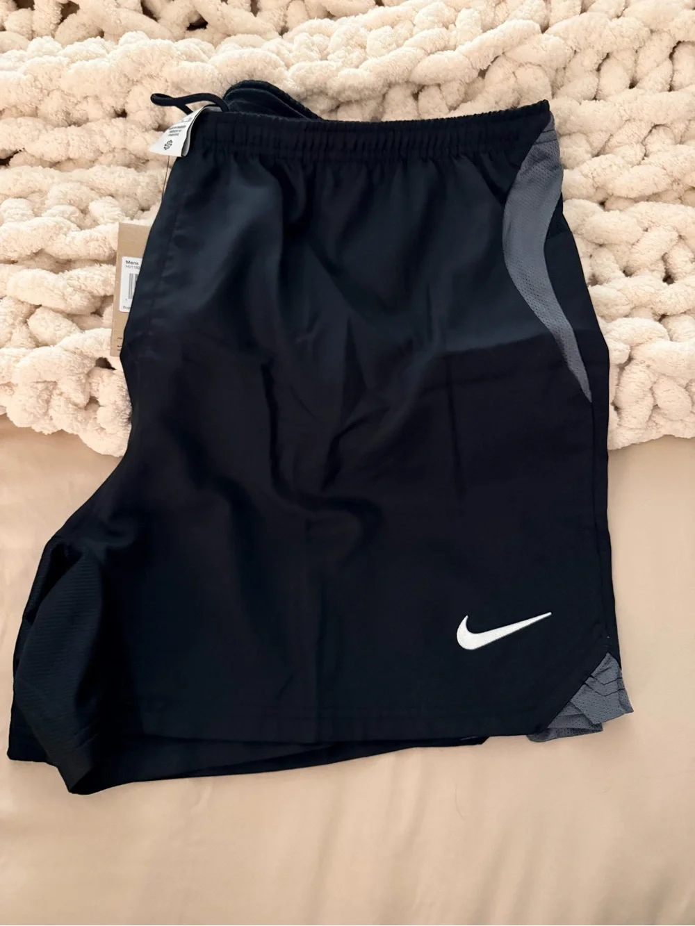 Nike men’s black